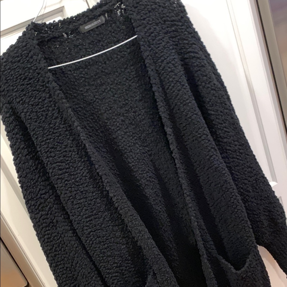 Merokeety Women's Black Textured Sweater. Long with pockets. Size XXL